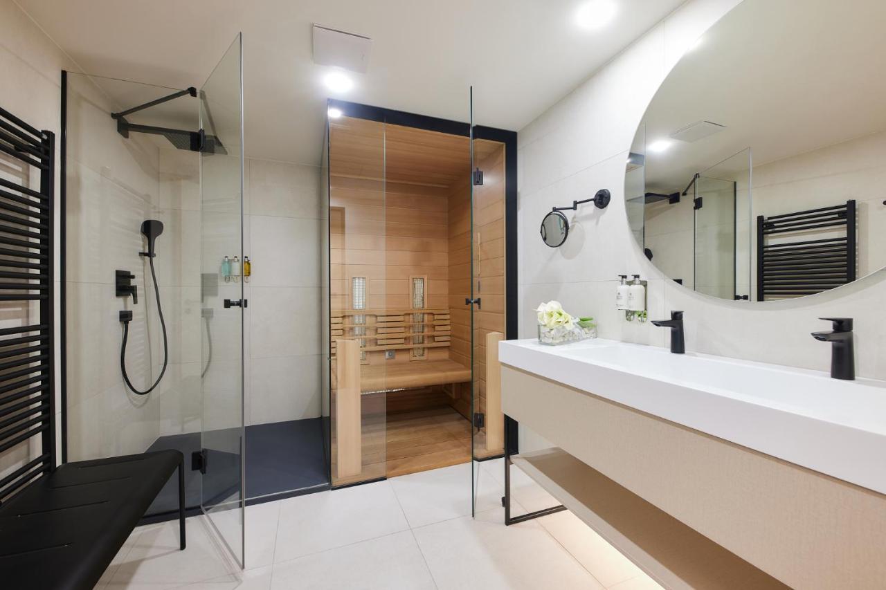 Lua Resort - Adults Only Balatonfured Exterior photo A modern bathroom with a shower and sauna