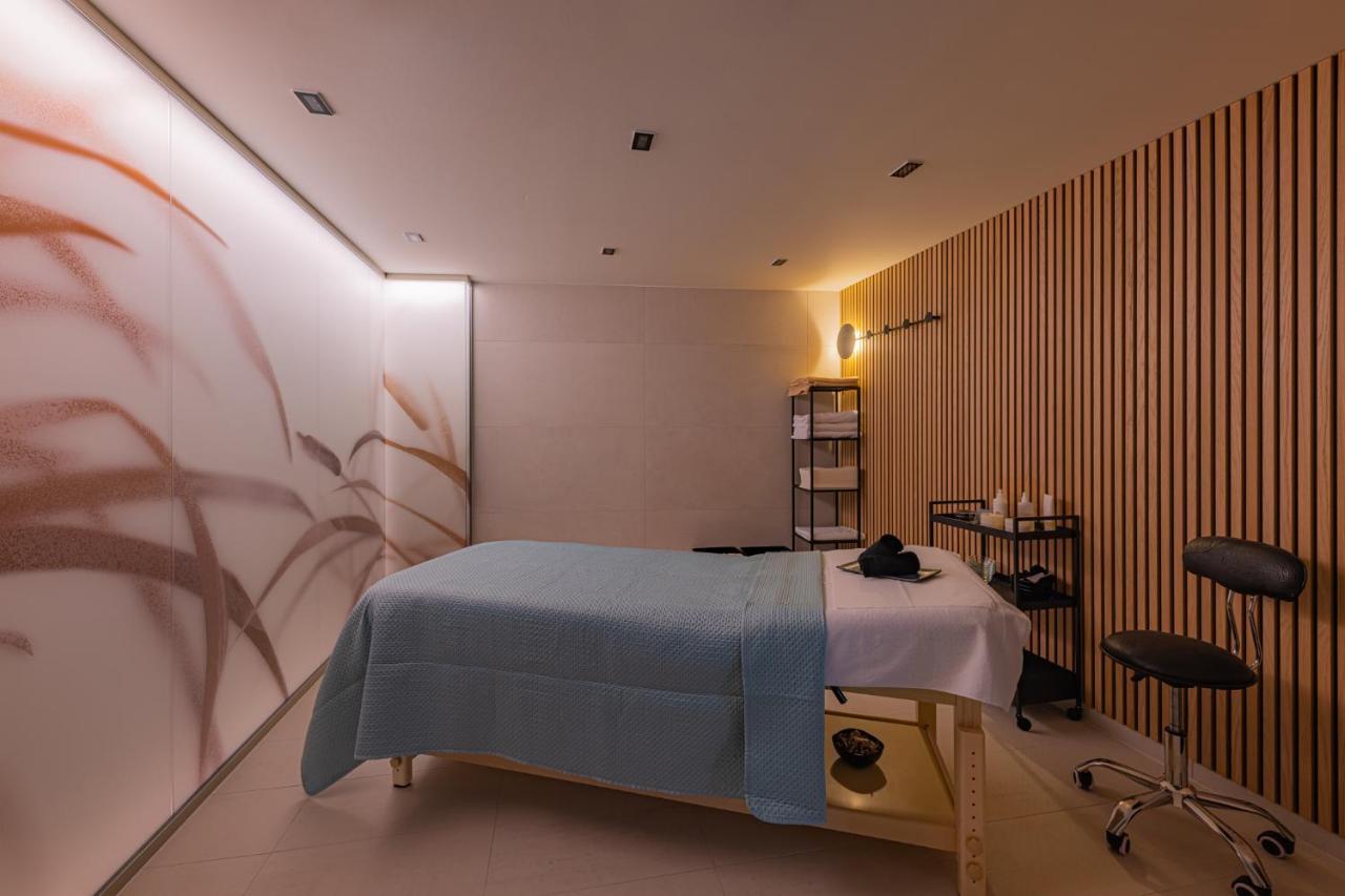 Lua Resort - Adults Only Balatonfured Exterior photo A massage table