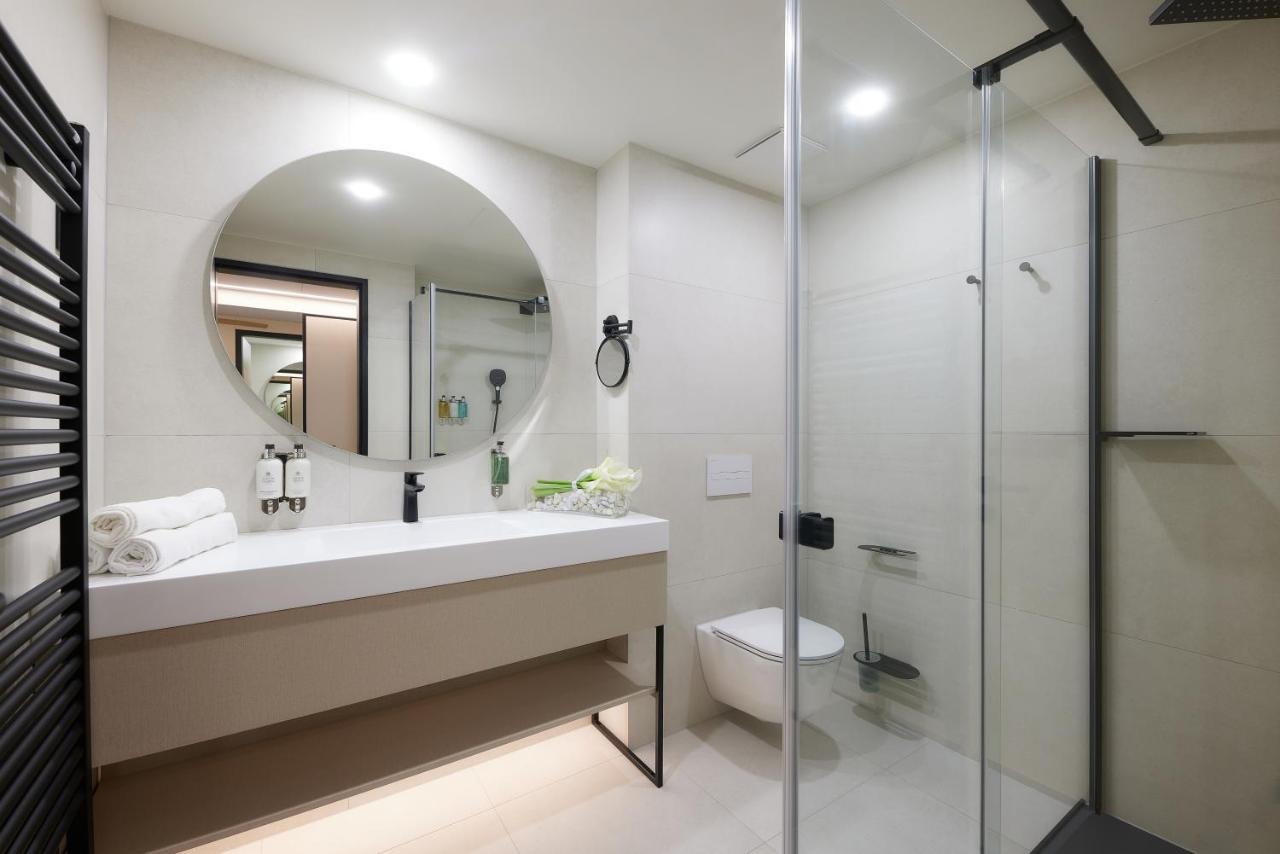 Lua Resort - Adults Only Balatonfured Exterior photo Bathroom