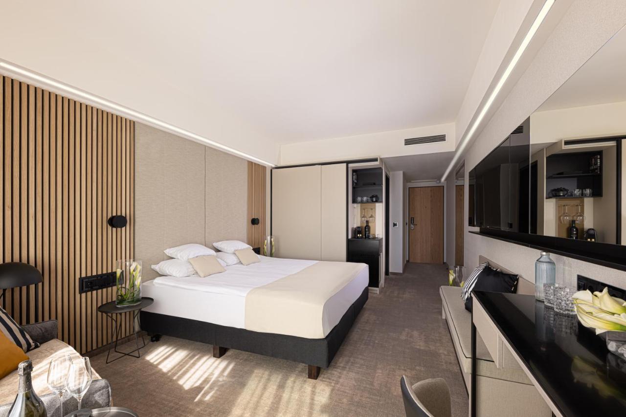 Lua Resort - Adults Only Balatonfured Exterior photo Deluxe room
